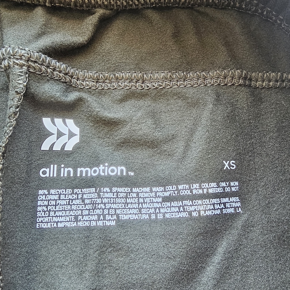All in Motion Women Mid-rise Short XS - Picture 4 of 7